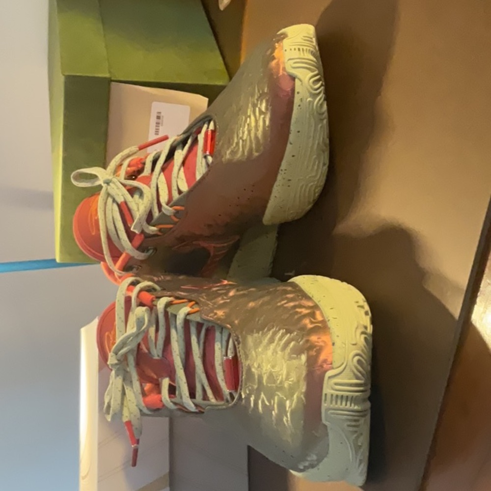 Lebron XXI QUEEN CONCH men’s